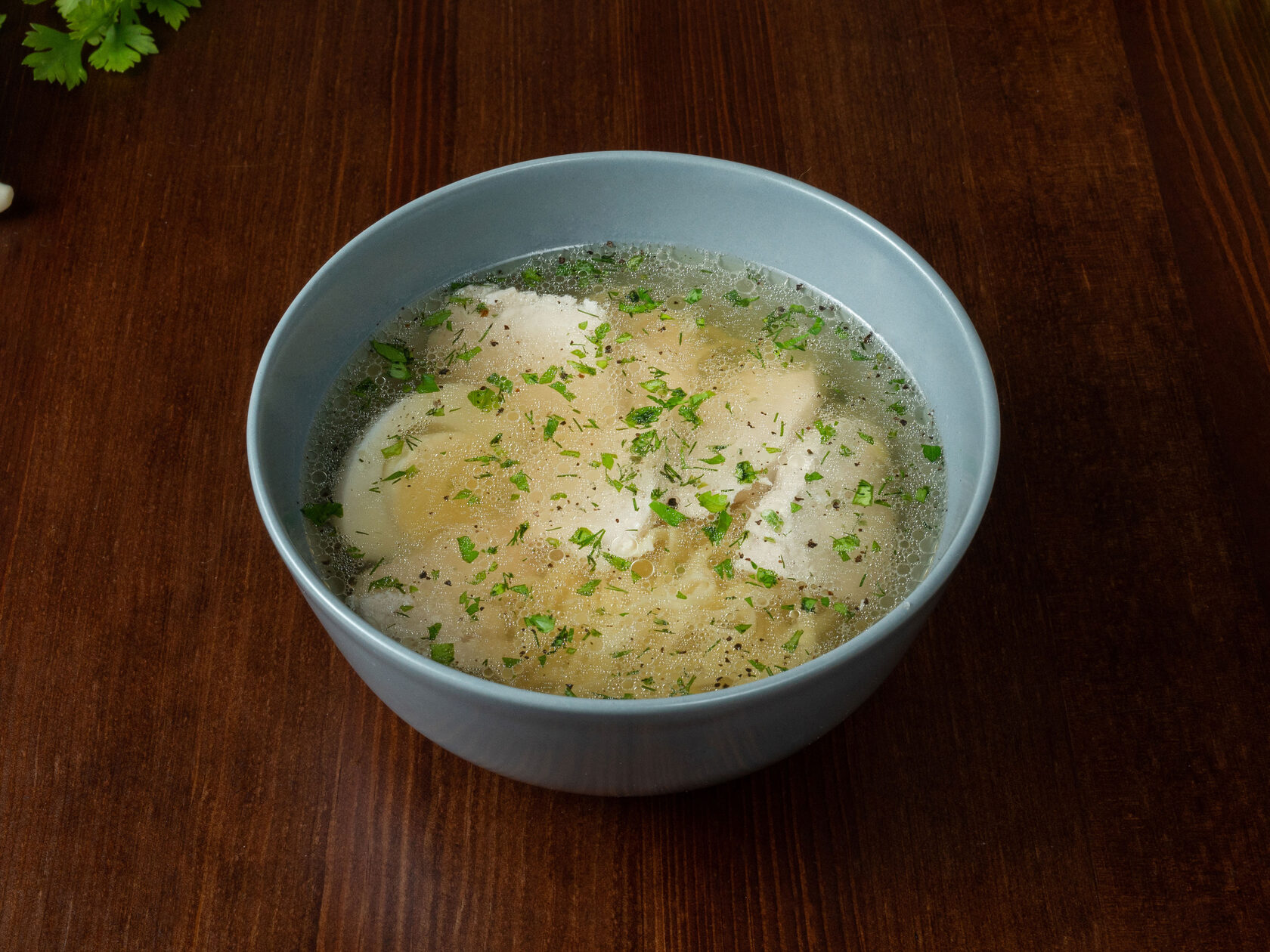 Суп куриный с домашней лапшой и яйцом